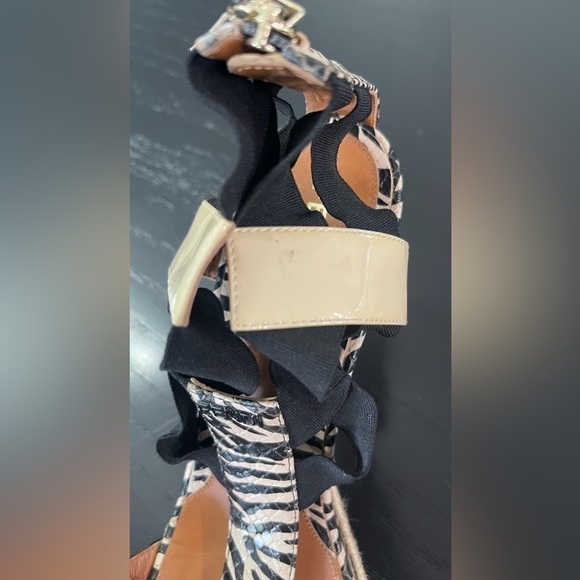 Fendi Carioca Zebra Printed Leather Wedge Sandals - Picture 10 of 12